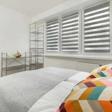Apartment Narutowicza Bright & Comfy Downtown By Renters Lodz
