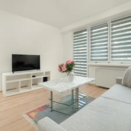 Narutowicza Bright & Comfy Downtown By Renters Apartment Lodz